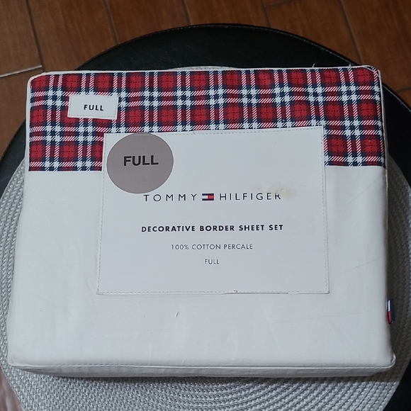 Tommy Hilfiger Other - Tommy Hilfiger Full Sheet Set